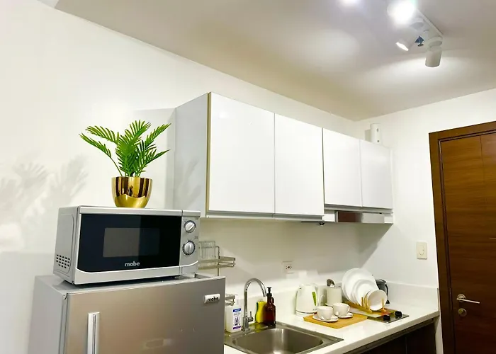 Comfort Staycation 1br Air Residences Makati 4* Manila
